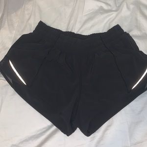 Lululemon Hotty Hot shorts 2.5